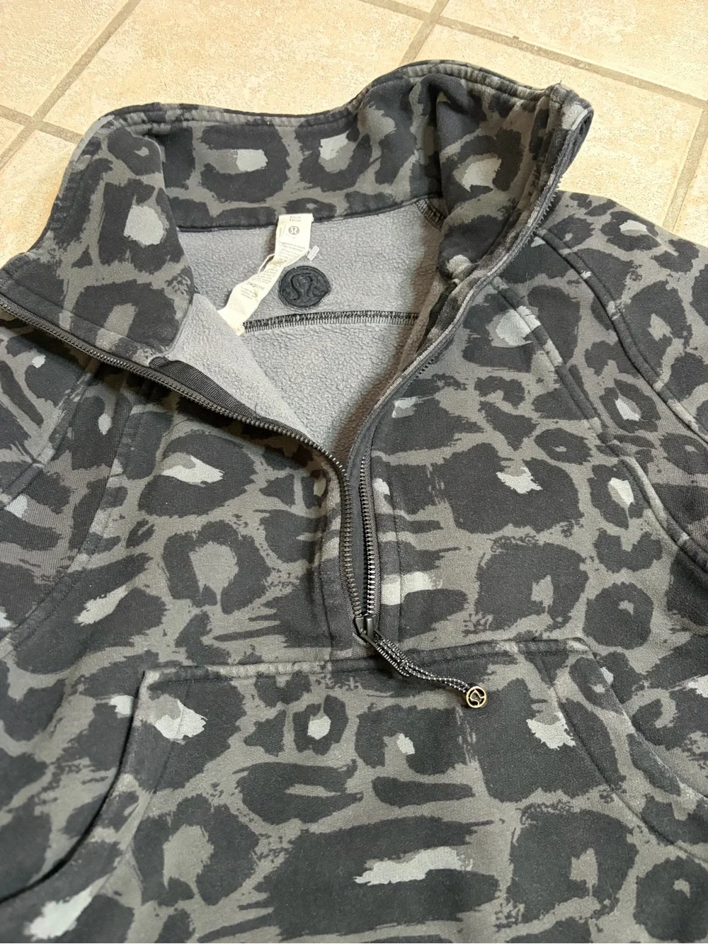 Lululemon Scuba Oversized Funnel Neck Half Zip Spray Leopard Anchor Grey/Black